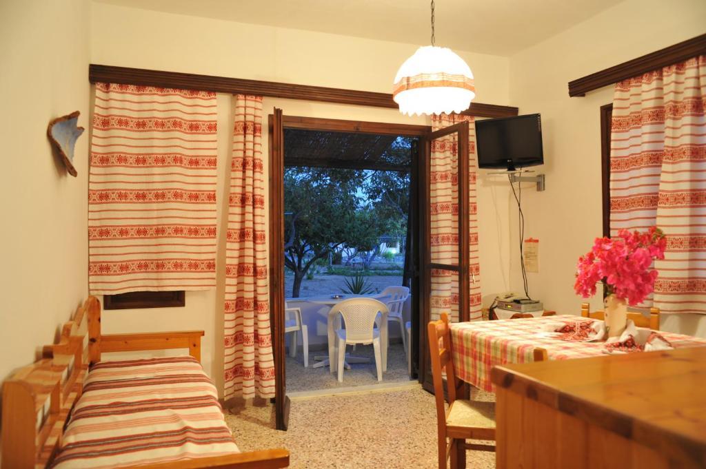 Dolphin Apartments Frangocastelo Ruang foto